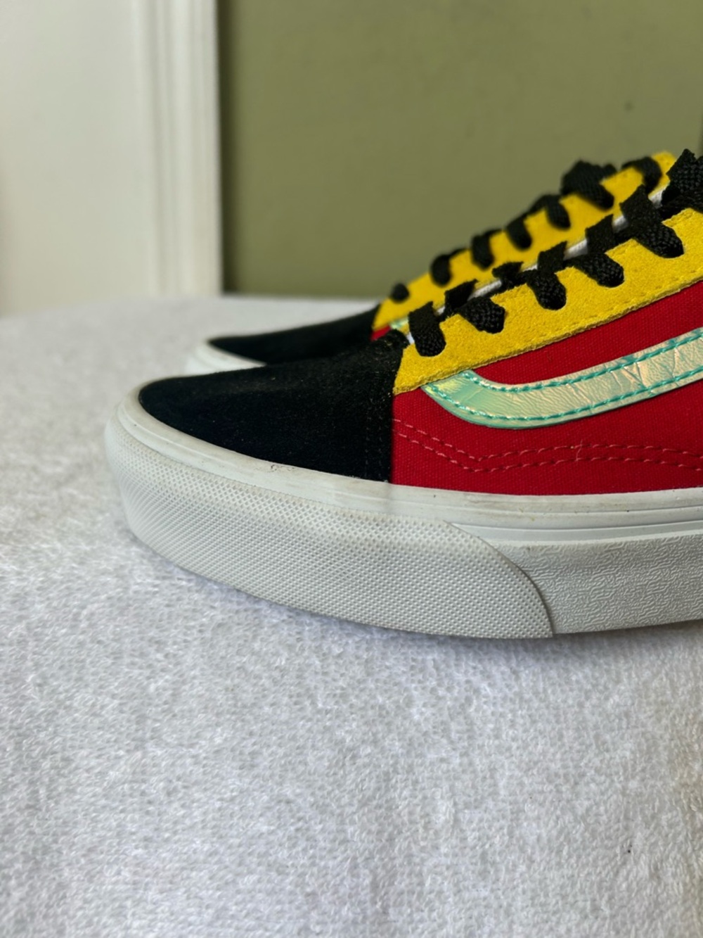 NWOB Vans Multicolor Low Top Sneakers with Red Upper and Black Toe - Picture 8 of 14